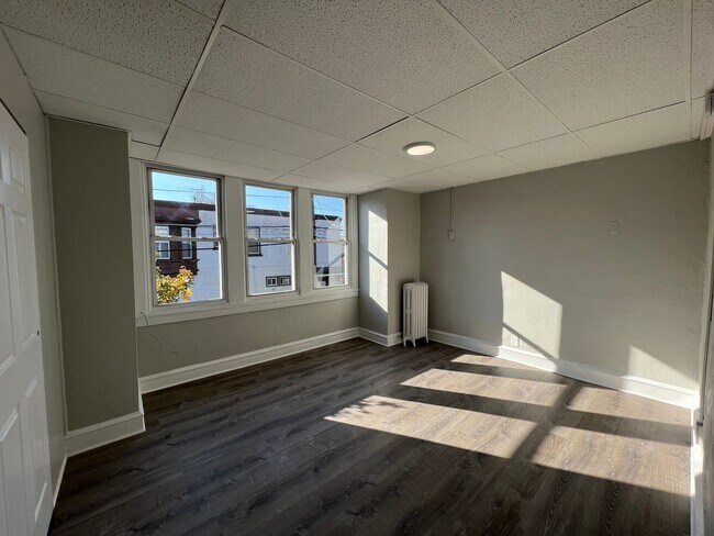 Building Photo - 2007-9 Woodlynne Ave