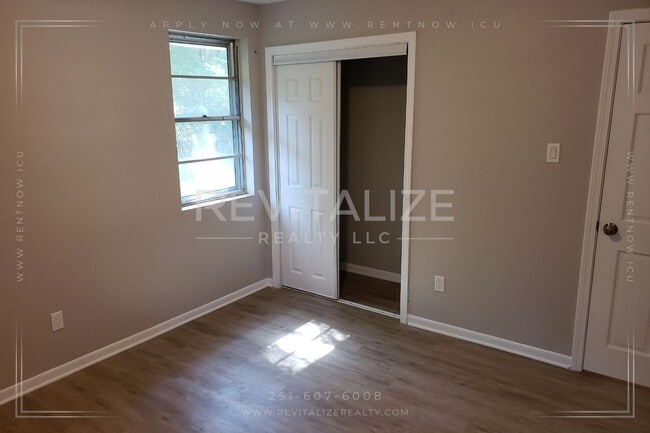 Foto del edificio - Newly Remodeled 4 Bed 1 Bath House in Mobile!!