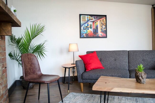 Foto del edificio - 1407 Pleasant St