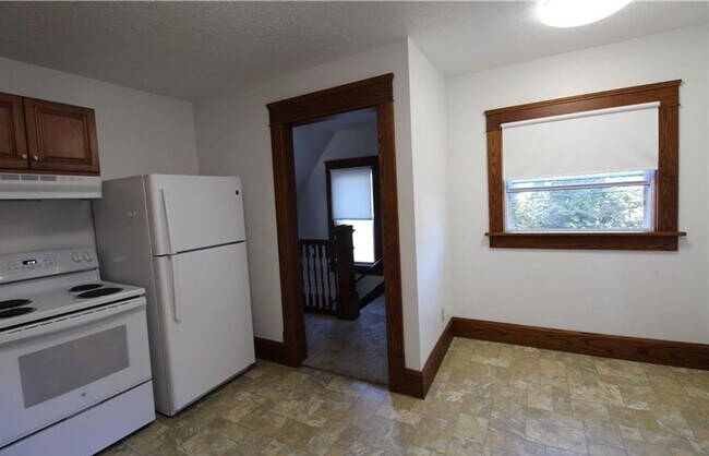 Foto del edificio - 404-404 1/2 W Oak St