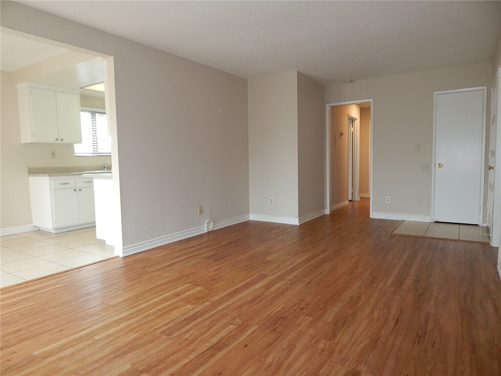 Primary Photo - 16972 Hoskins Lane