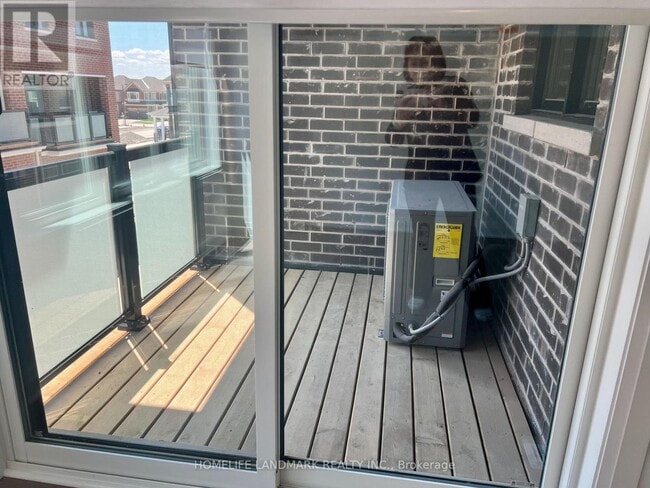 Building Photo - 7 Wisla Ave