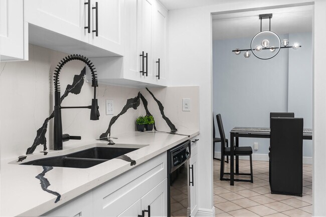 Foto del edificio - 950 Ponce De Leon Rd