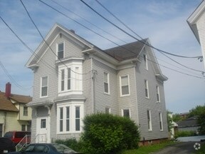 Building Photo - 143 Oak St