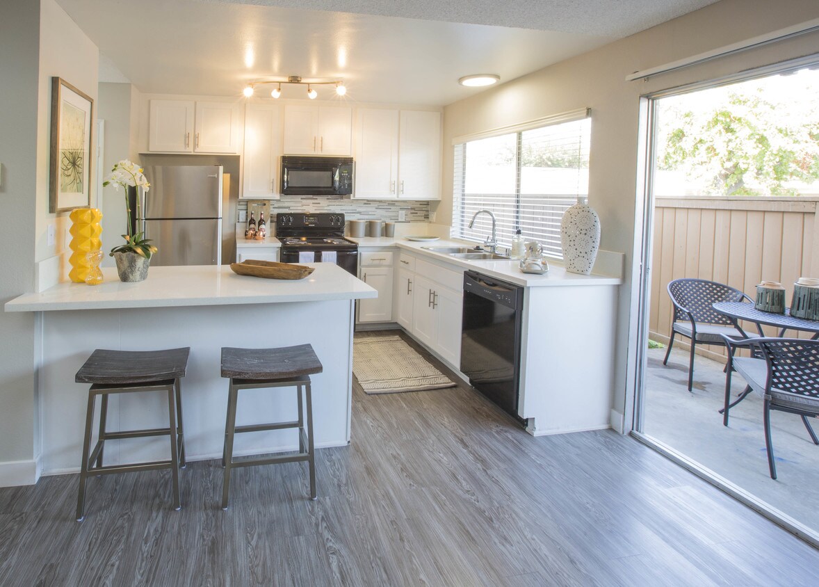 Sunset Gardens Apartments Rentals West Covina, CA