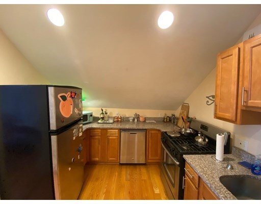 Foto del edificio - 19 Chestnut Hill Ave