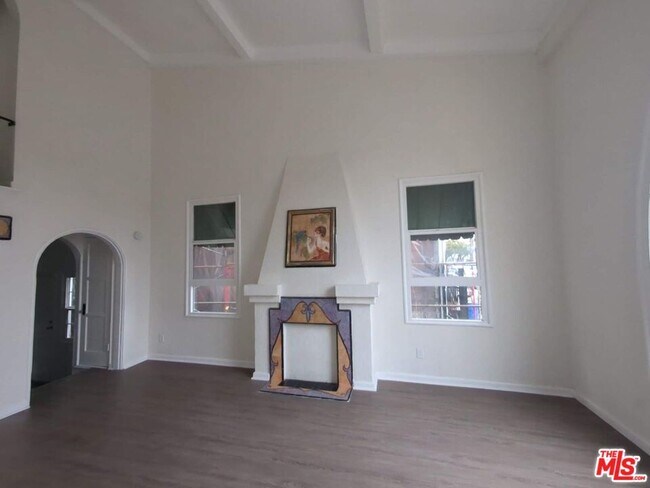 Foto del edificio - 1203 E 15th St
