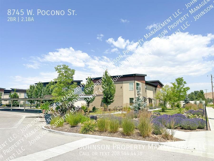 Foto principal - Stylish Garden City Townhome with Modern A...