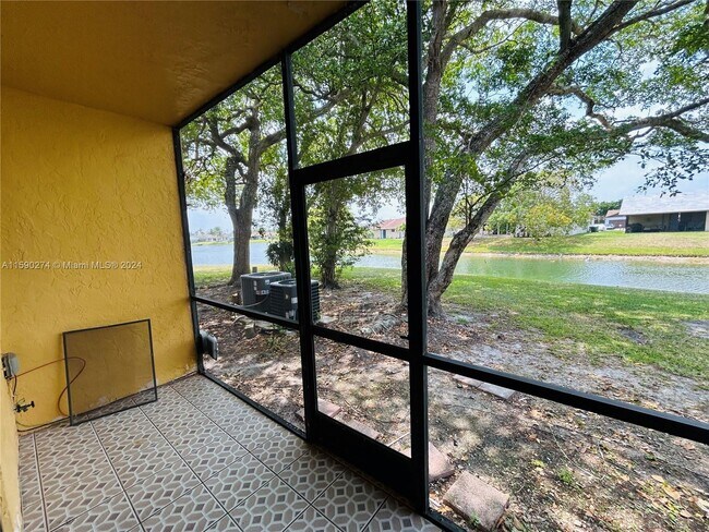 Foto del edificio - 4575 NW 91st Ave