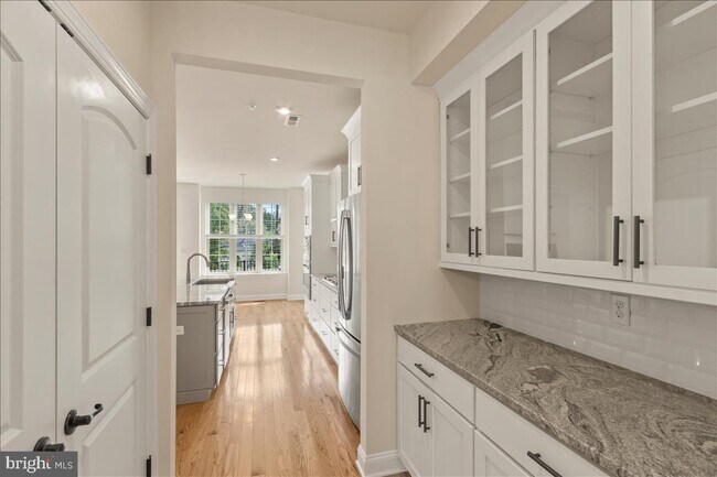 Foto del edificio - 264 W Ashland St