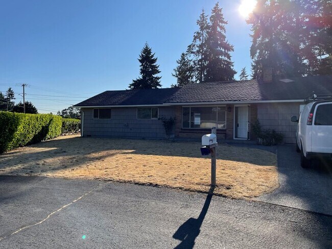 Building Photo - 9117 Thomas Ct SW