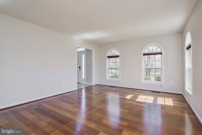 Building Photo - 19900 Belle Chase Dr