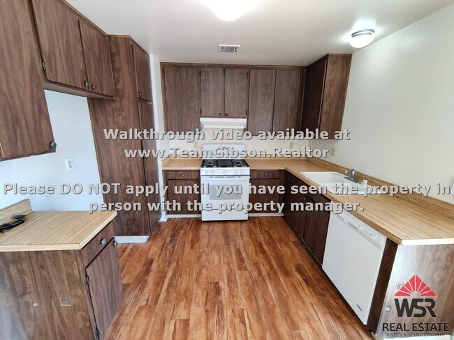 Foto del edificio - 3 Bedroom, 2 Bathroom Condo W/ 2 Car Garage