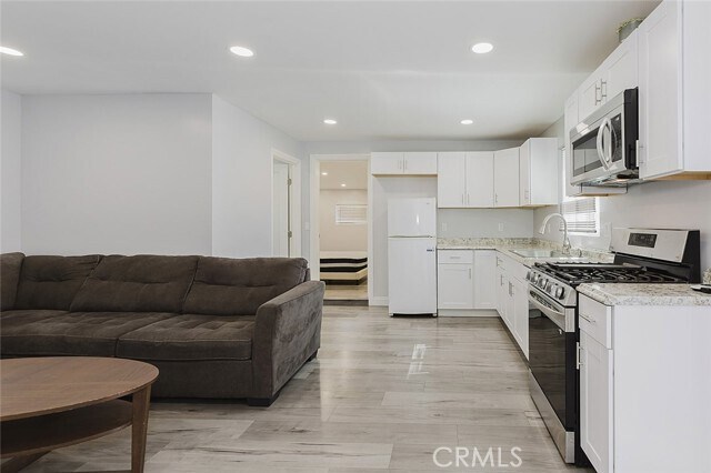 Foto del edificio - 8407 Terhune Ave
