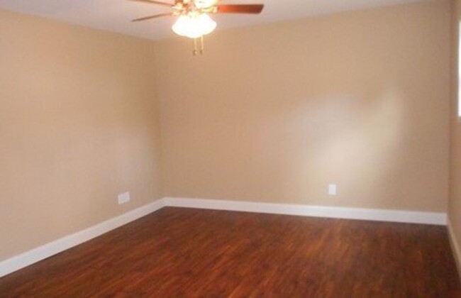 Foto del edificio - Two Bedroom/1 Bath Apt Johnson City TN