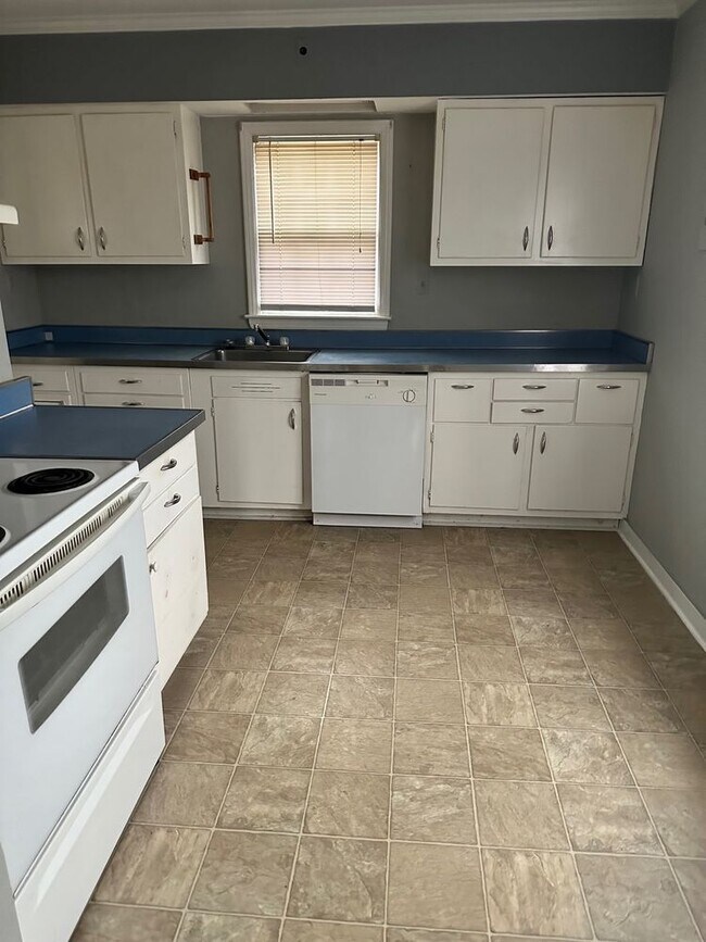 690 S Lapeer Rd, Oxford, MI 48371 House Rental in Oxford, MI