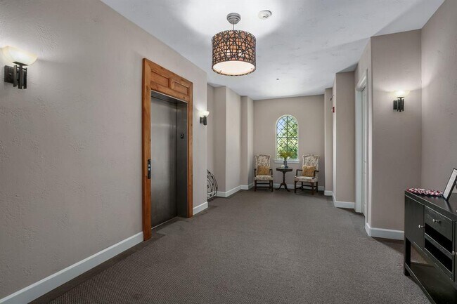 Foto del edificio - 5808 McCommas Blvd