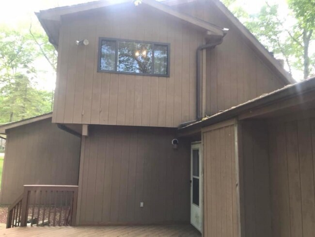 Building Photo - 212 Thistlebrook Ct