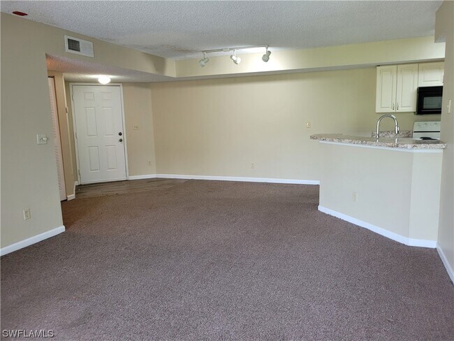 Building Photo - 13615 Eagle Ridge Dr
