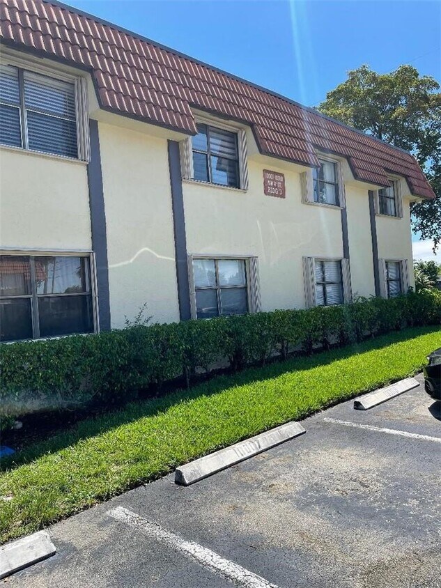 10019 NW 4th St Unit 202, Pembroke Pines, FL 33024 Condo for Rent in