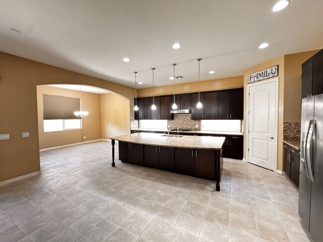Foto del edificio - 4 Bedroom + den energy efficient Hamilton High
