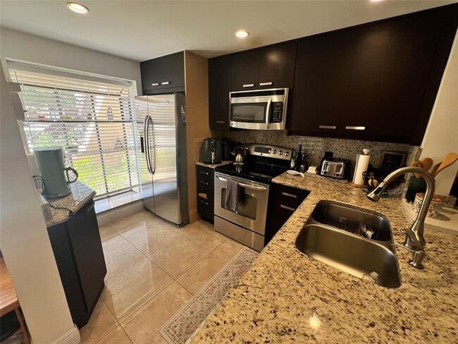 Foto del edificio - 2257 SW 15th St