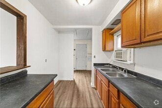 Building Photo - 1386 E 185th St
