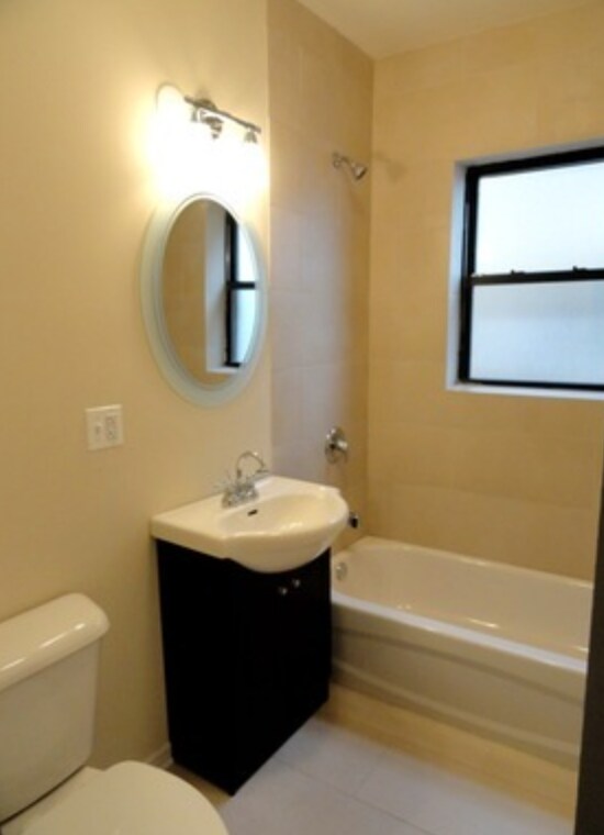 Foto del edificio - 2807 W Lawrence Ave