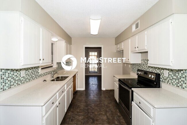 Foto del edificio - 5 Bedroom Pet-Friendly Home in Memphis, TN with Main Street Renewal