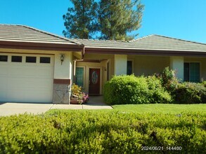 Building Photo - 1325 Jamie Dr