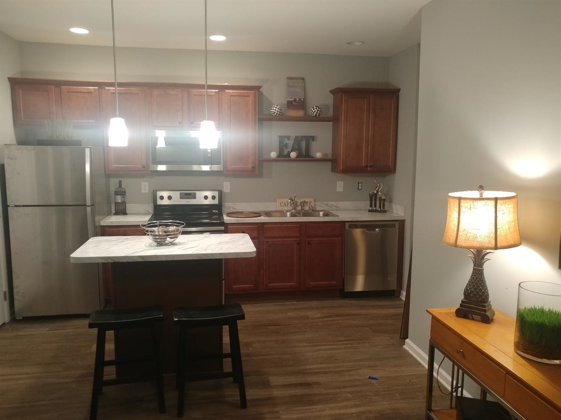 Foto principal - 101 Springmeadow Dr
