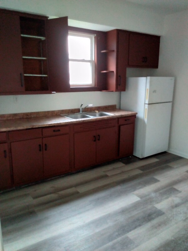 Building Photo - 4012 Deodar St