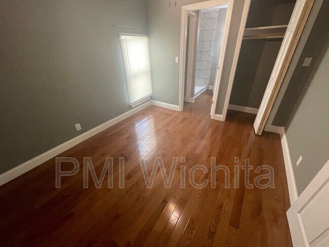 Foto del edificio - 608 N Parkwood Ln