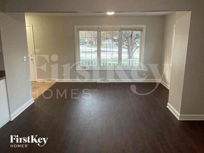 Foto del edificio - 14503 Waverly Ave