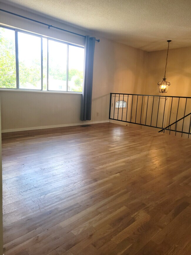 Building Photo - 12874 E Florida Dr