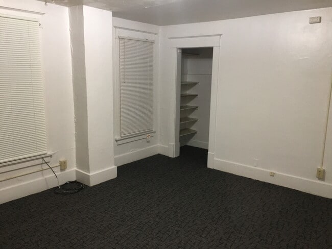 Unit #4 - 504 7th St SW