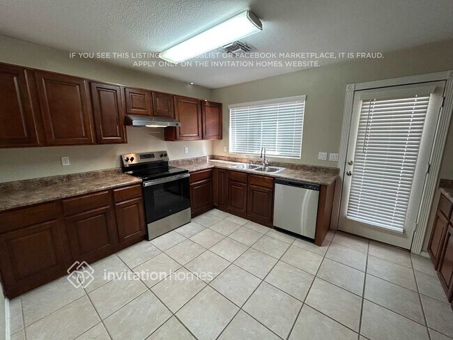 Foto del edificio - 8315 W Clear Stream Dr
