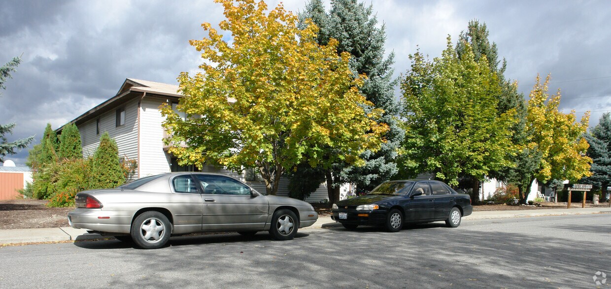 Primary Photo - 6813 E 2nd Ave