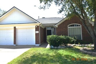 Building Photo - 3806 Vinecrest Dr
