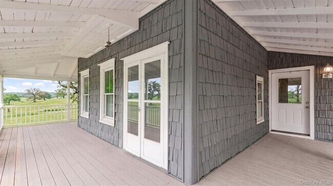 Foto del edificio - 376 Montauk Hwy