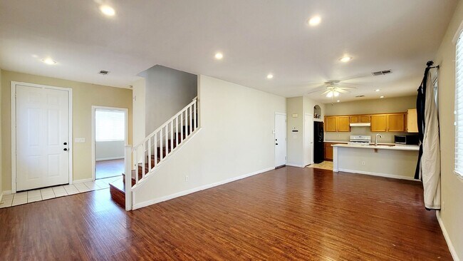 Foto del edificio - 8344 Golden Cypress Ave