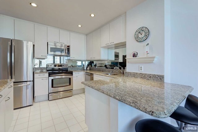 Building Photo - 100 Carlyle Dr