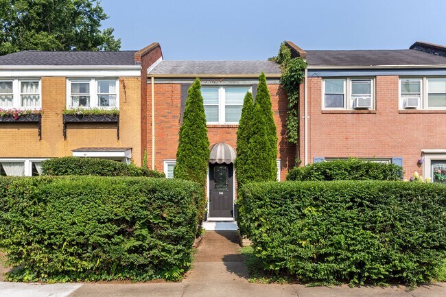 Foto del edificio - Bright East Nashville Townhome!