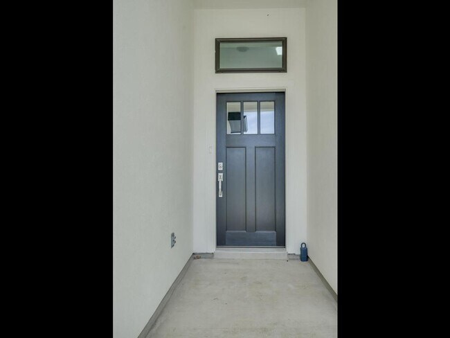Building Photo - 12327 Maypole Bend