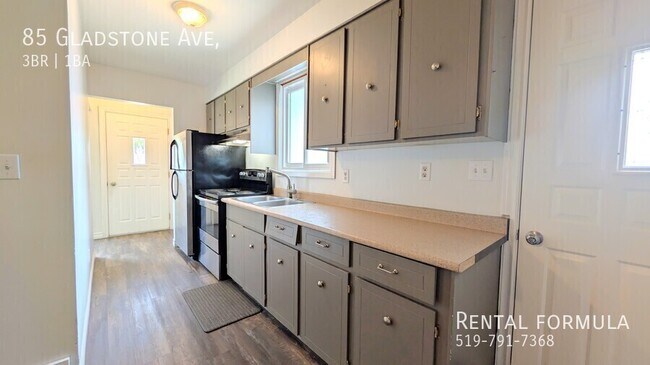 Photo du bâtiment - 85 Gladstone Ave