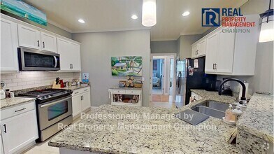 Building Photo - 3736 Anslow Dr