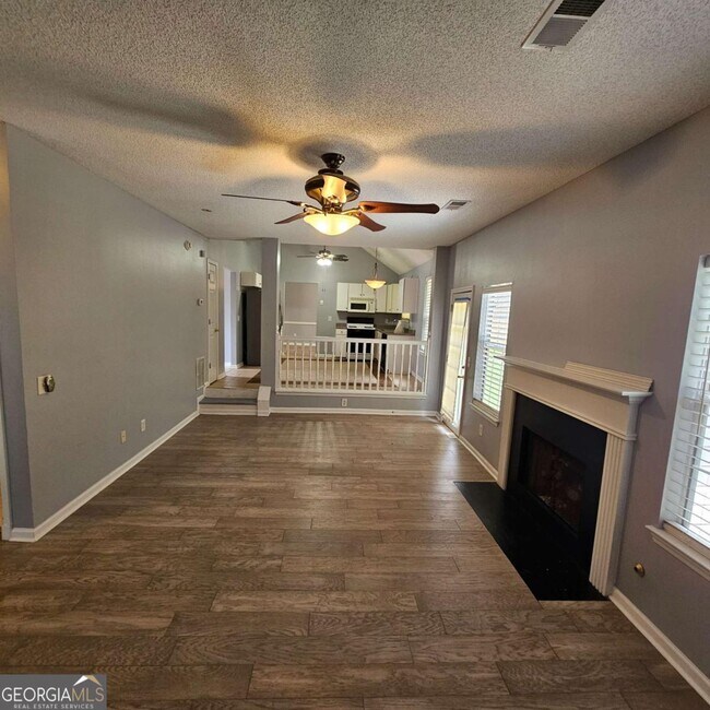 Building Photo - 310 Pecan Wood Cir