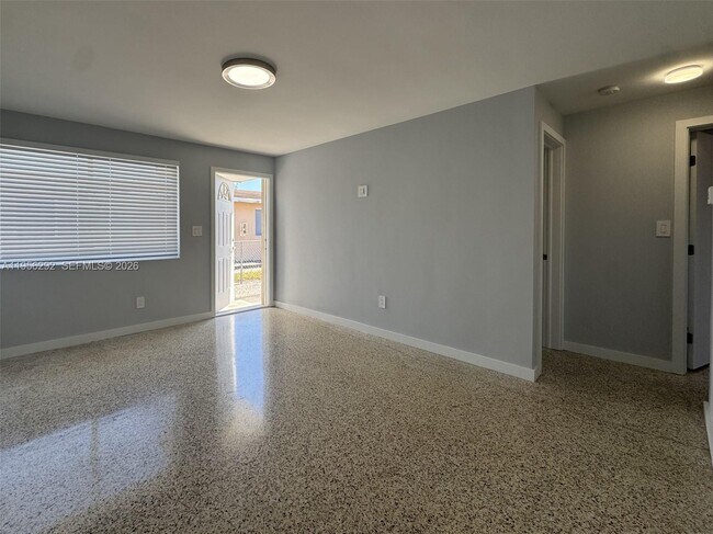 Foto del edificio - 575 E 22nd St