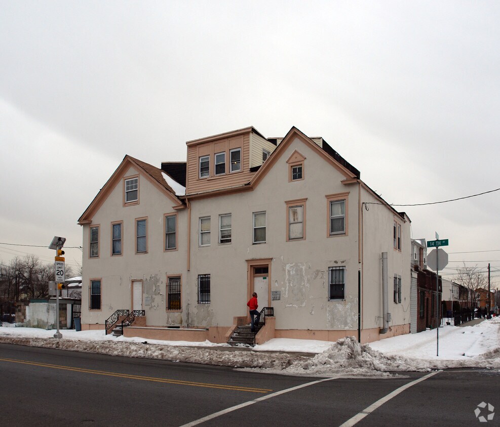 Building Photo - 232-234 14th Ave