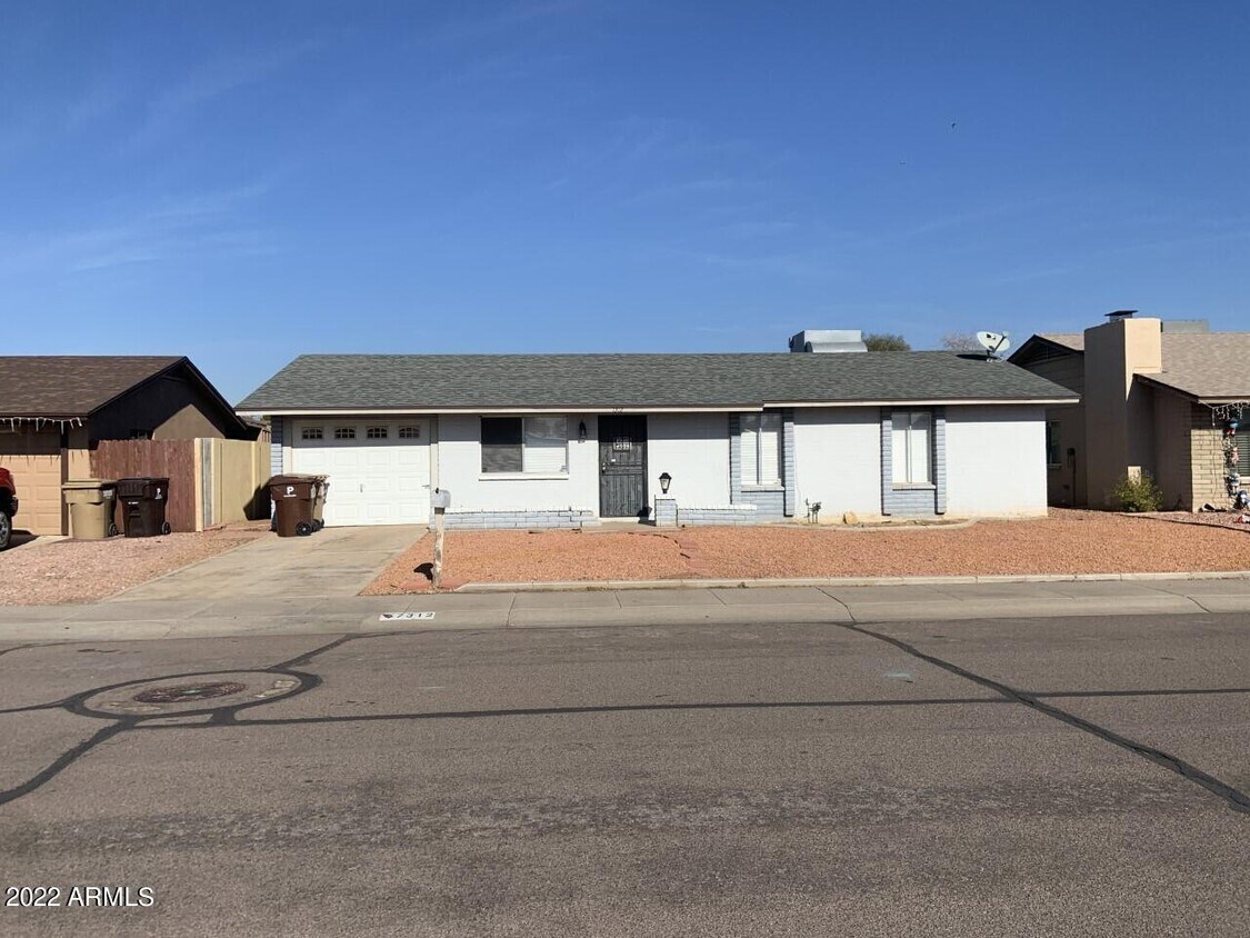 Foto principal - 7312 W Desert Cove Ave